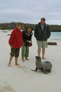 20070802b_S_EspanolaGardnerBay_HeLickedMe